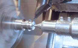 CNC maskinering av st&aring;lbolt