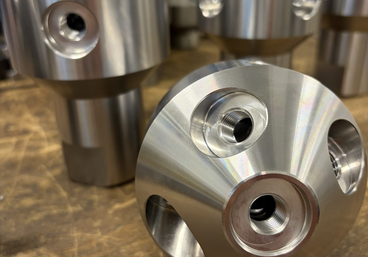 CNC maskinerte dyser
